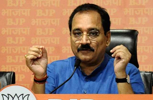 दिल्ली में नहीं हुई नालों की सफाई, चोरी, रिश्वतखोरी व भ्रष्टाचार आप का चरित्र : वीरेंद्र सचदेवा